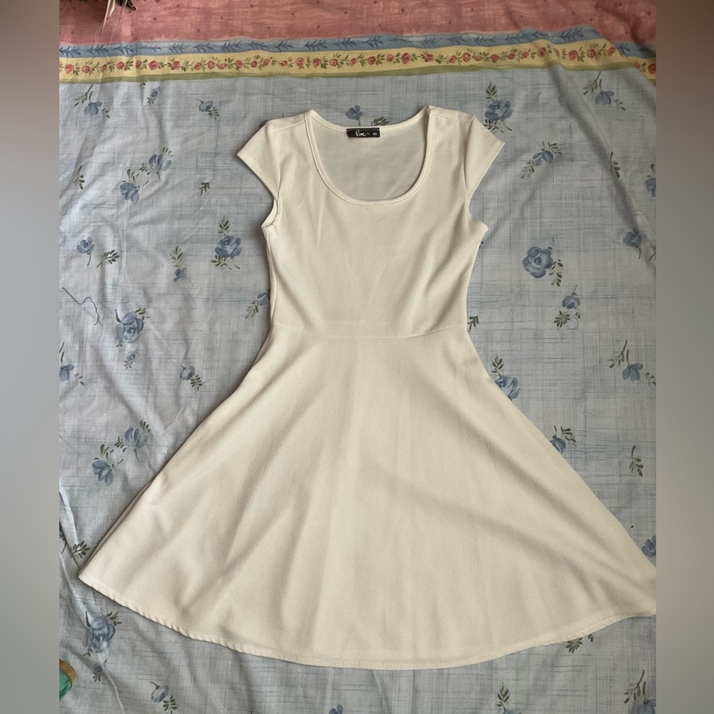🐥Pinc White Scoop-Neck Fit & Flare Mini Dress